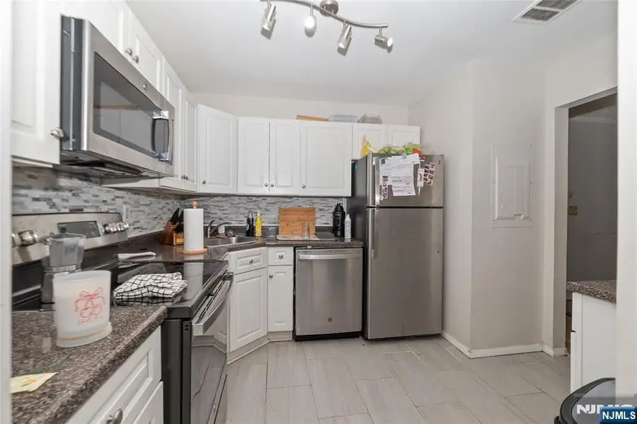 130 Sherwood Avenue 7, Paterson, NJ 07502 - #3