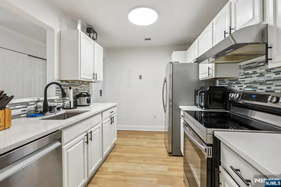 400 Crown Court 561, Edgewater, NJ 07020 - #2