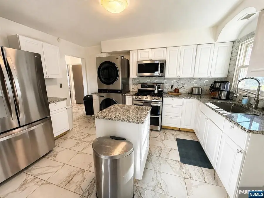 165 Oak Grove Avenue, Hasbrouck Heights, NJ 07604 - #2