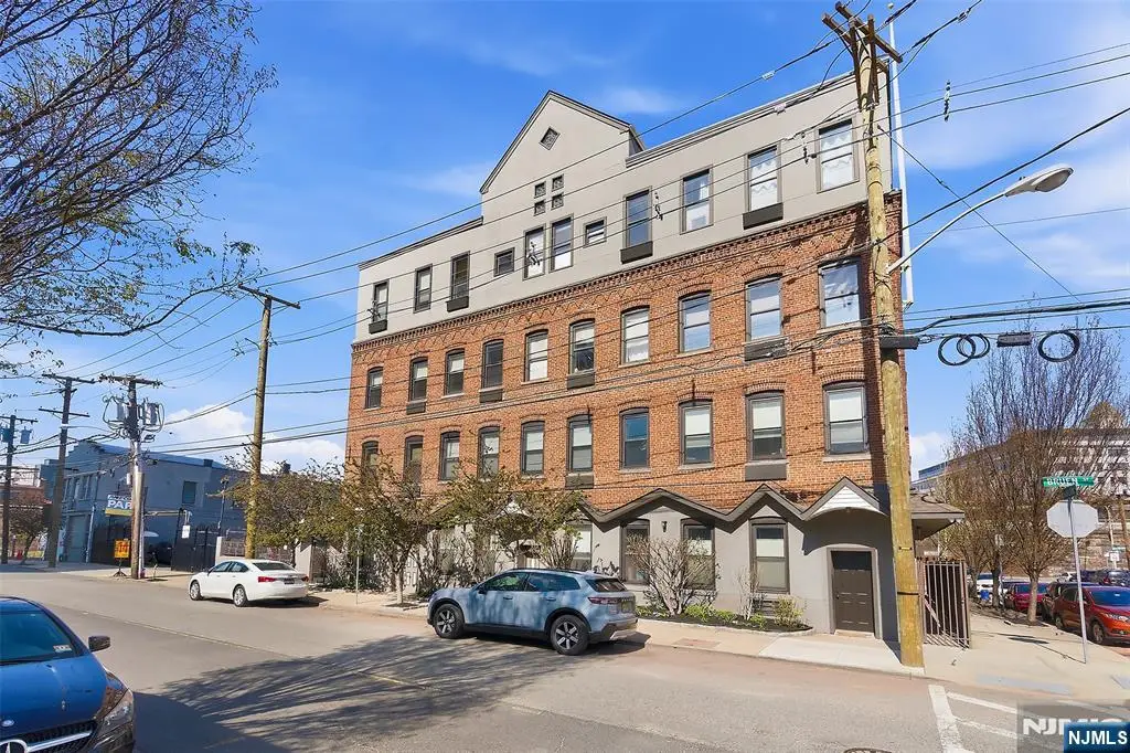 39-45 Bruen 4, Newark, NJ 07105 - #1