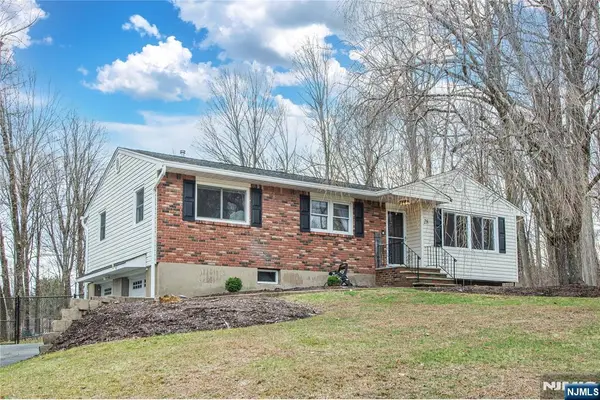 28 Riverview Road, West Milford, NJ 07438