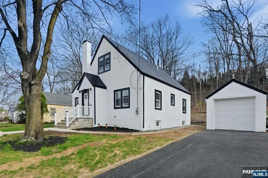 31 Saint Moritz Place, Wayne, NJ 07470 - #2
