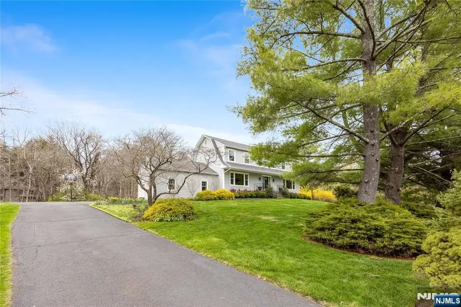 68 Burnwood Lane, Upper Saddle River, NJ 07458 - #3