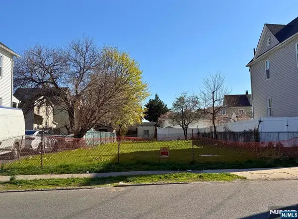 75 Campbell Avenue, Hackensack, NJ 07601