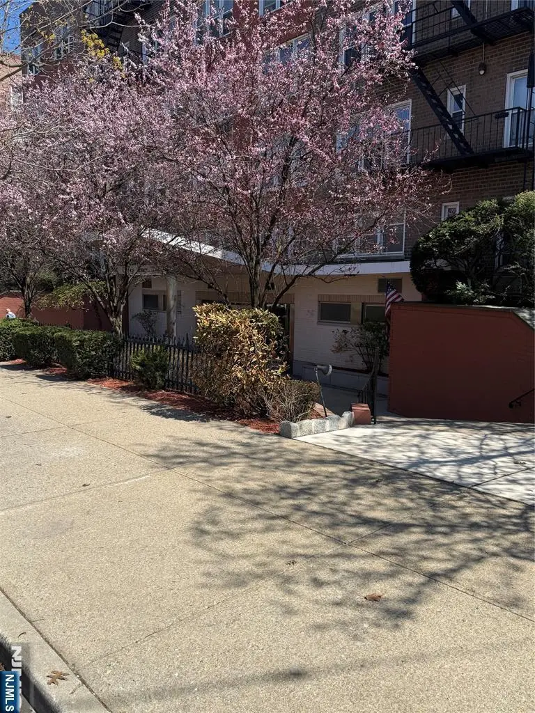 2160 Center Avenue 5P, Fort Lee, NJ 07024 - #2