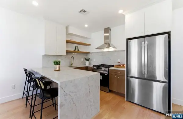 113 Oak Street 2, Jersey City, NJ 07304