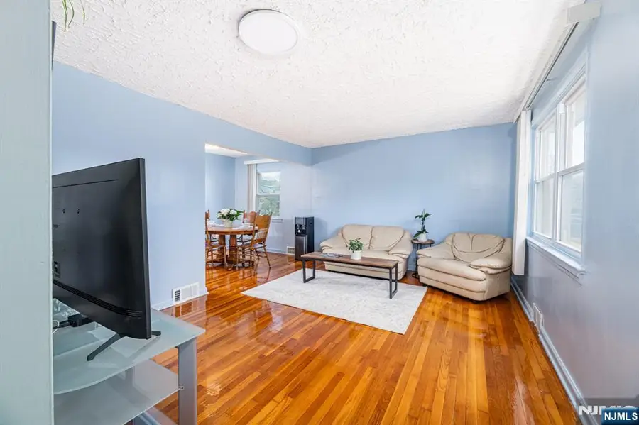 40 South Drive, Rochelle Park, NJ 07662 - #2