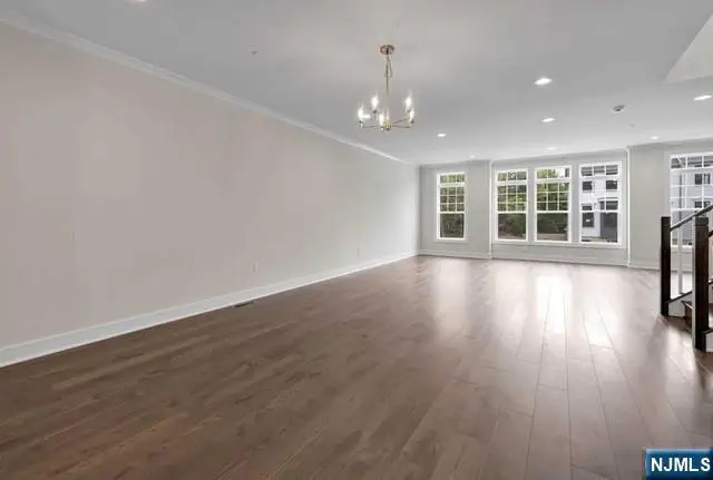 92 Cinnamon Drive, Upper Saddle River, NJ 07458 - #3