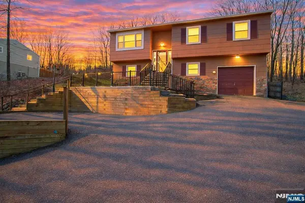 142 Valley View Drive, Rockaway Township, NJ 07866