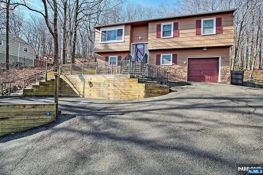 142 Valley View Drive, White Meadow Lake, NJ 07866 - #2