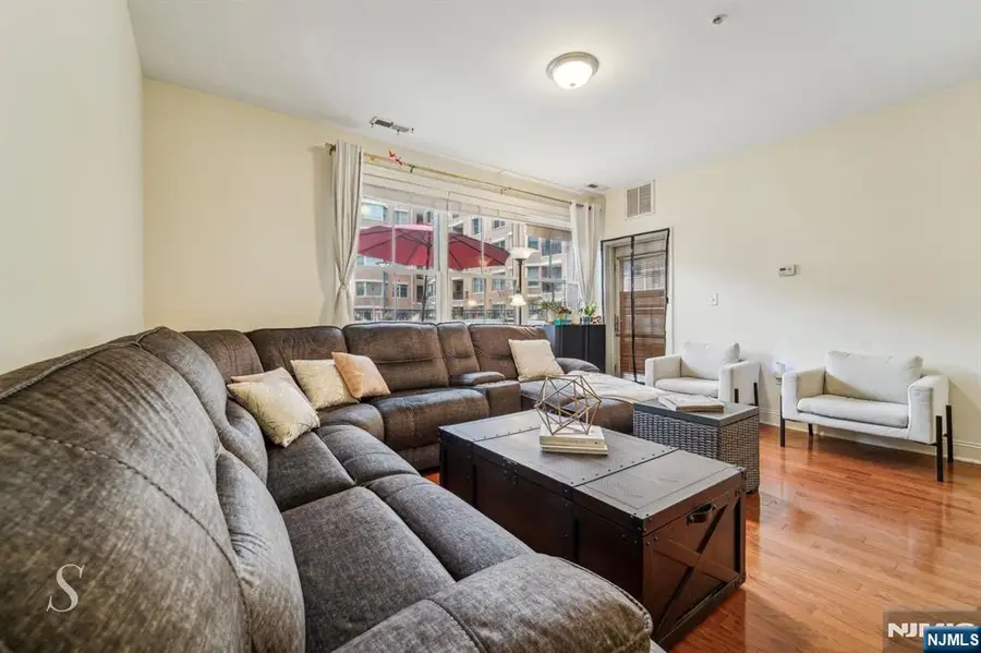 20 Ave At Port Imperial 113, West New York, NJ 07093 - #2