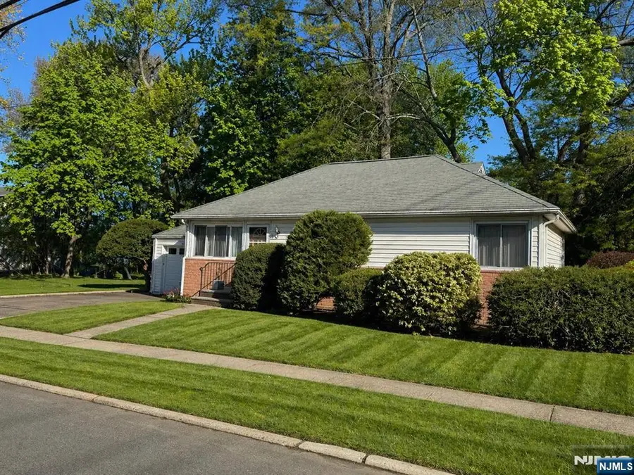 8 Cornwall Road, Glen Rock, NJ 07452 - #3