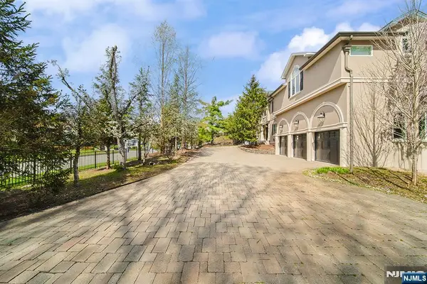 74 Sherwood Road, Norwood, NJ 07648