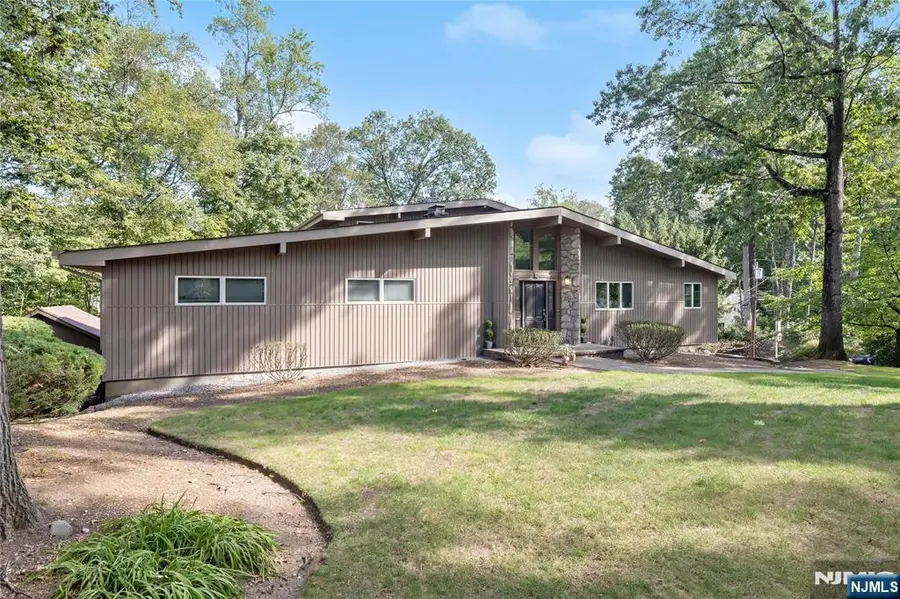 727 Rolling Hill Drive, River Vale, NJ 07675 - #3