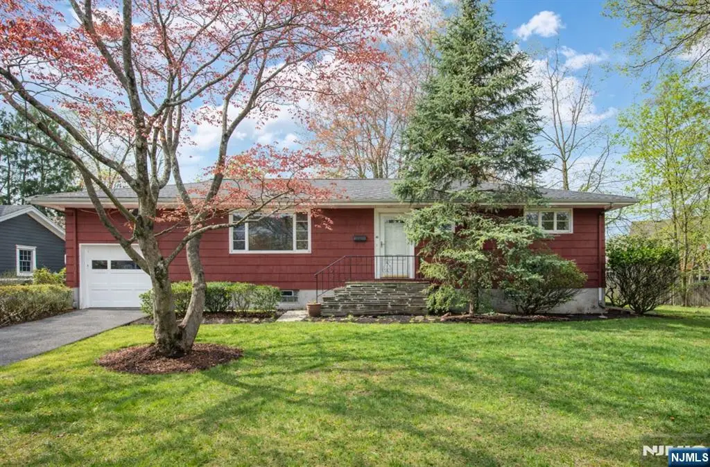 10 Laurel Place, Caldwell, NJ 07006 - #1