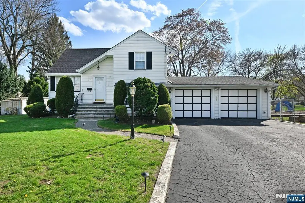 82 Arnot Place, Paramus, NJ 07652 - #1