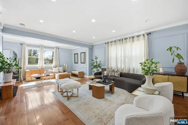 301 Roosevelt Avenue, Hasbrouck Heights, NJ 07604