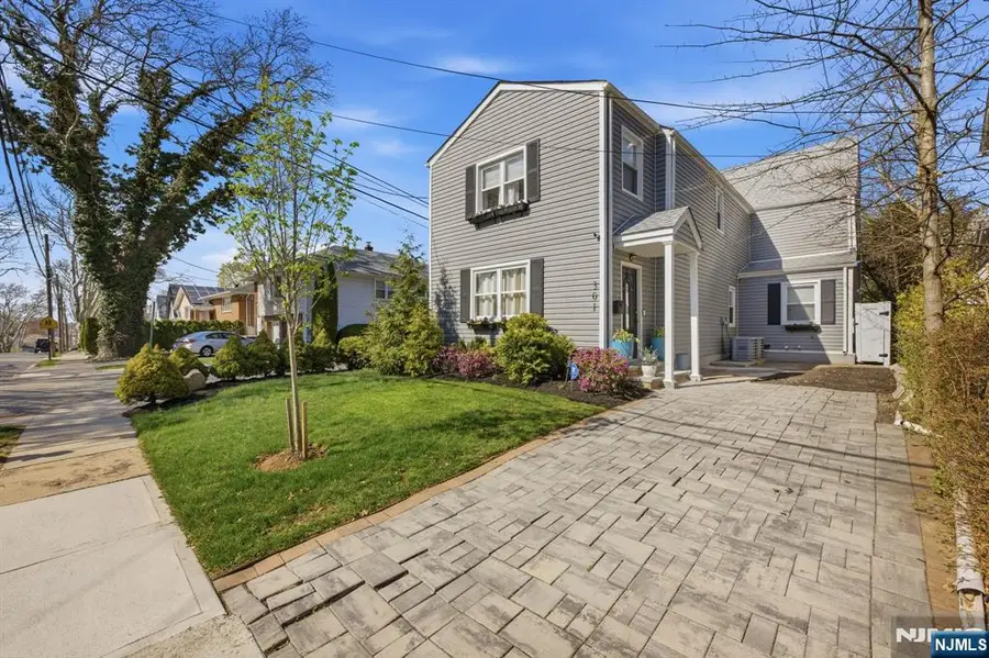 301 Roosevelt Avenue, Hasbrouck Heights, NJ 07604 - #2