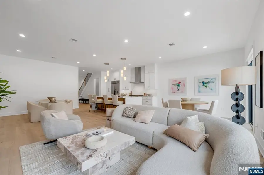 17 Feldman Court, Paramus, NJ 07652 - #3