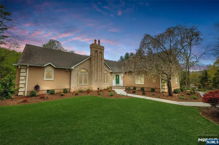 2 Crocker Mansion Drive, Mahwah, NJ 07430 - #2