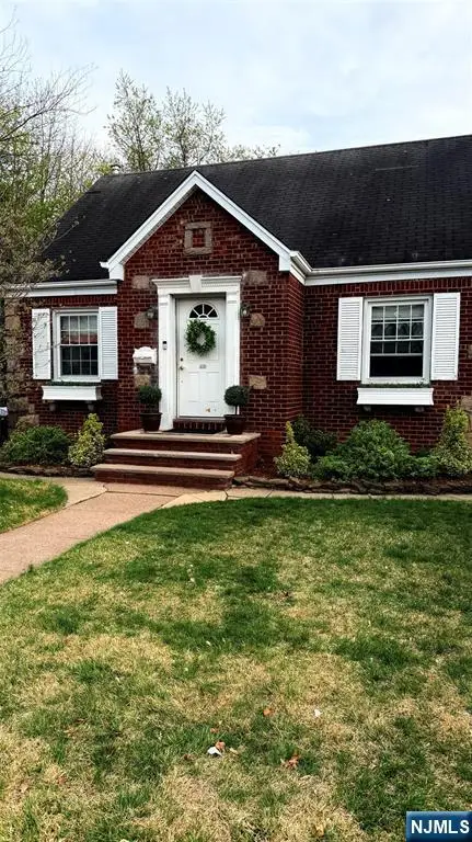 40 Strathmore Terrace, Saddle Brook, NJ 07663