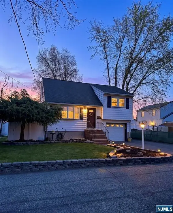 6 Evergreen Avenue, Wanaque, NJ 07420