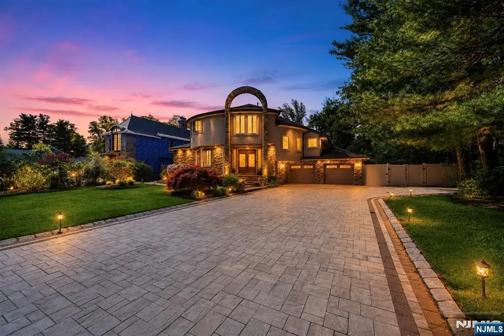 290 Dunkerhook Road, Paramus, NJ 07652 - #1