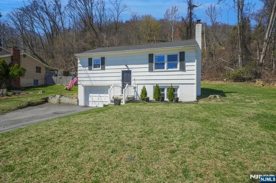 35 Zinnia Drive, Glenwood, NJ 07418 - #3