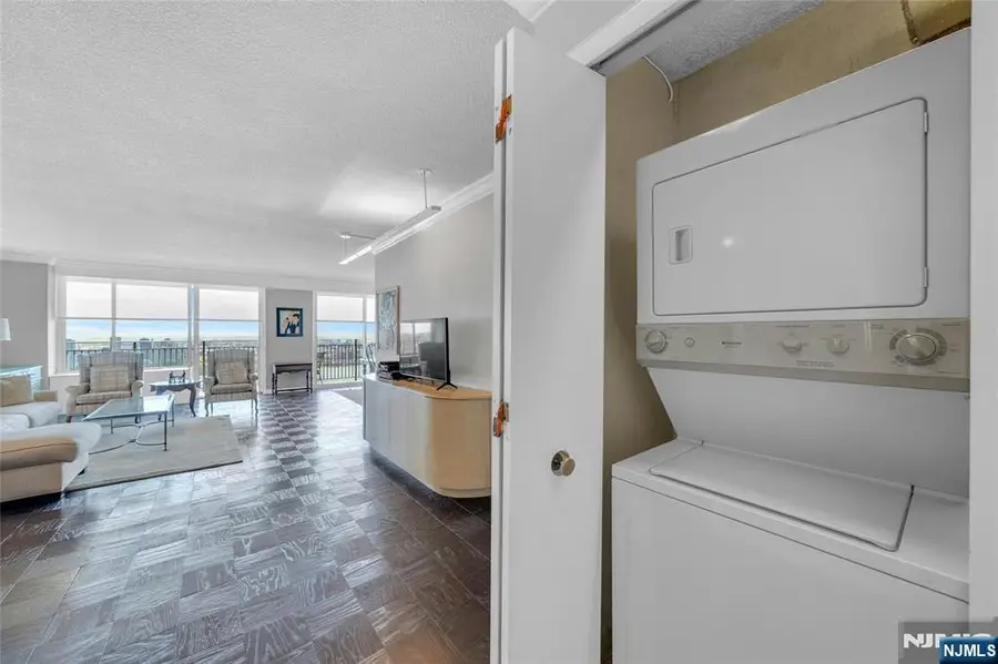 1530 Palisade Avenue 27K, Fort Lee, NJ 07024 - #2