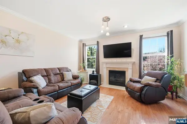 424 Hartford Drive, Nutley, NJ 07110