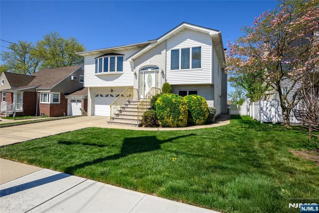 147 11th Street, Wood Ridge, NJ 07075 - #1