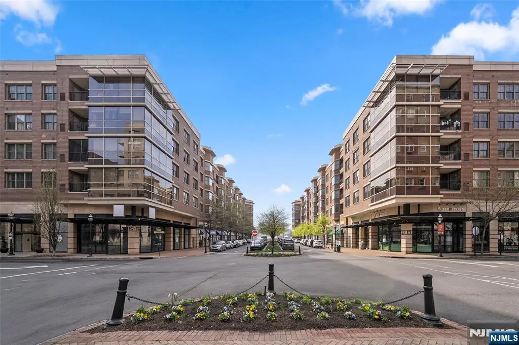 22 Ave At Port Imperial 204, West New York, NJ 07093 - #1