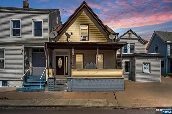 94 Manchester Avenue, Paterson, NJ 07502