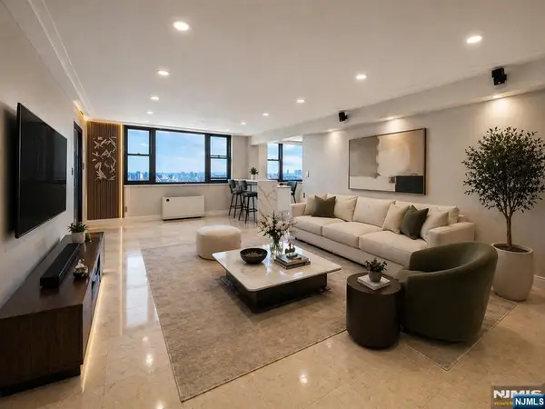 250 Gorge Road 29L, Cliffside Park, NJ 07010