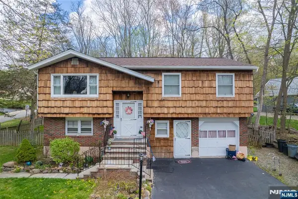 678 Morsetown Road, West Milford, NJ 07480