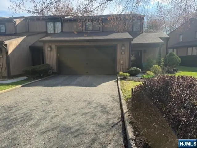 24 Ponds Circle, Wayne, NJ 07470 - #1