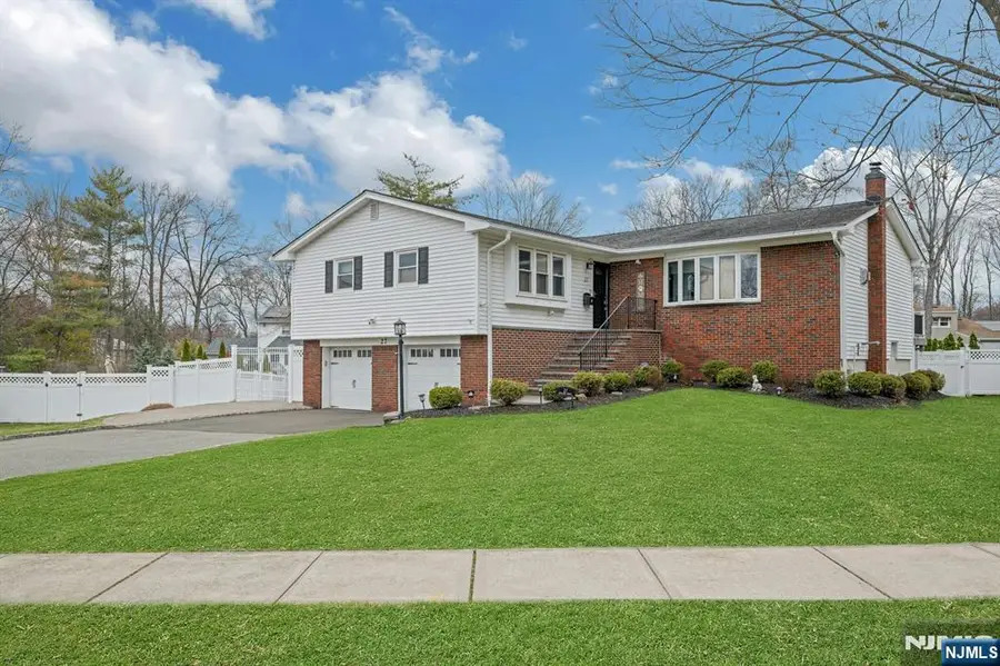 27 Howland Circle, Caldwell, NJ 07006 - #2