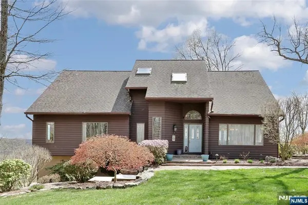 6 Copperas Ridge Road, Rockaway Township, NJ 07435