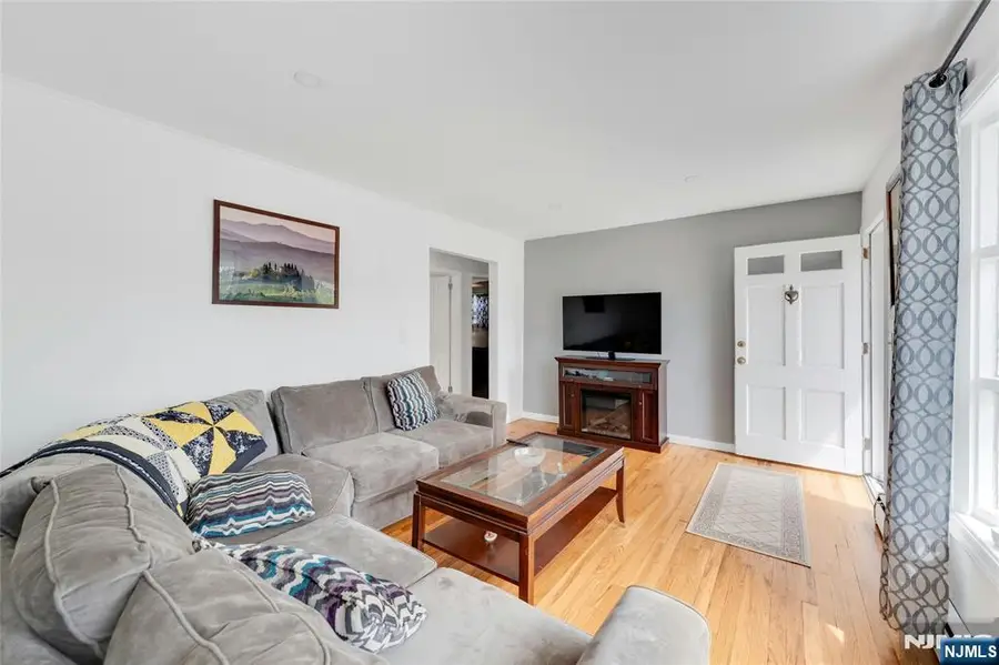 137 Lincoln Place, Waldwick, NJ 07463 - #3