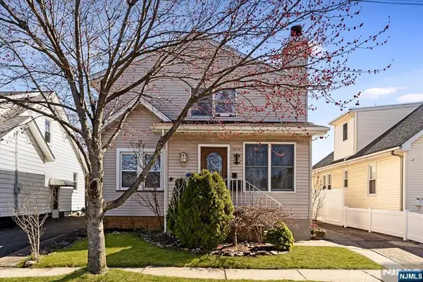 12-17 Roosevelt Place, Fair Lawn, NJ 07410