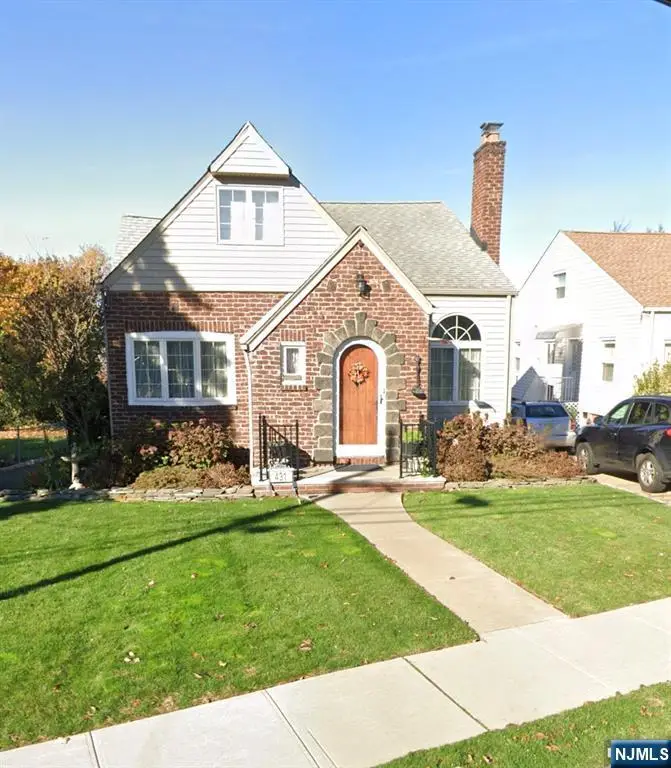 431 Van Renssalaer Court, Ridgefield, NJ 07657 - #1