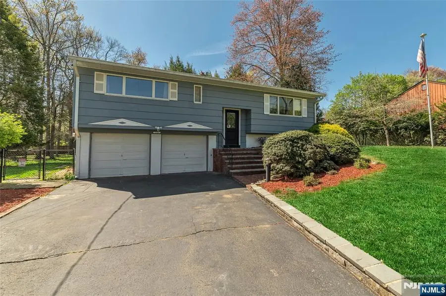 595 Echo Glen Avenue, River Vale, NJ 07675 - #2