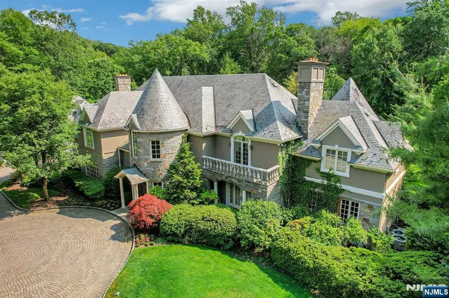 86 Fox Hedge Road, Saddle River, NJ 07458 - #2