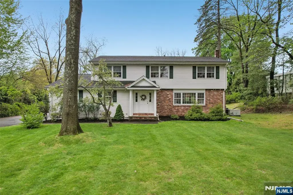 411 Wyckoff Avenue, Wyckoff, NJ 07481 - #1