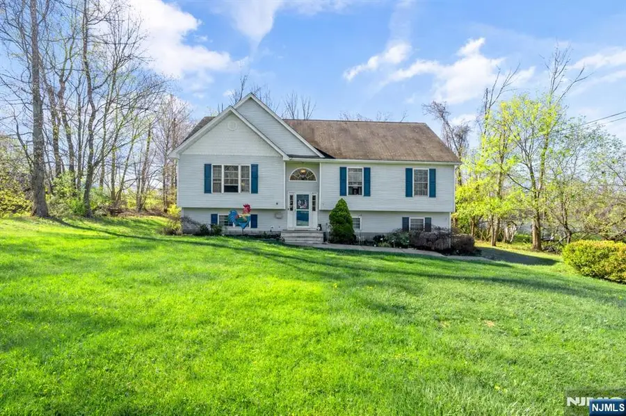 24 Reigler Road, Upper Greenwood Lake, NJ 07421 - #2