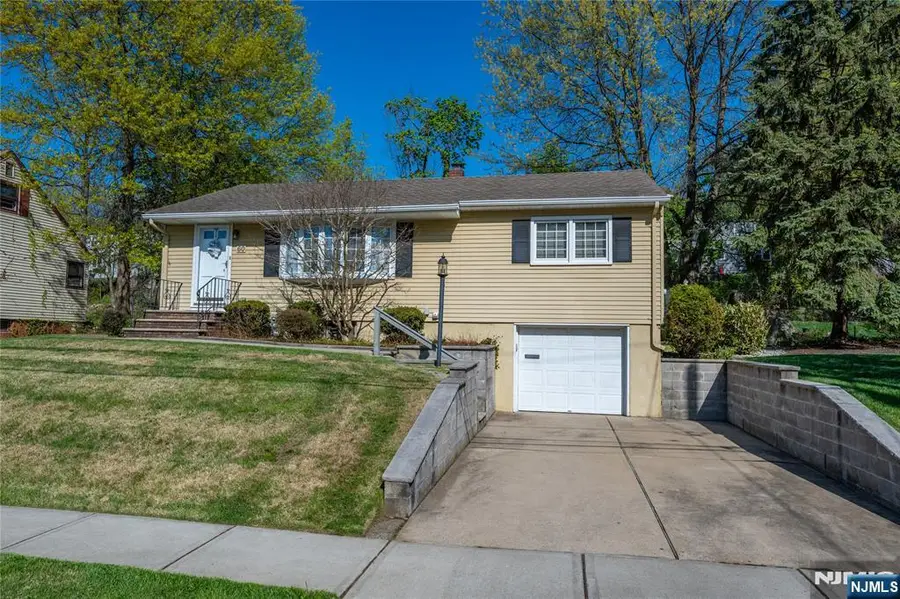 60 Sutton Avenue, Totowa, NJ 07512 - #2