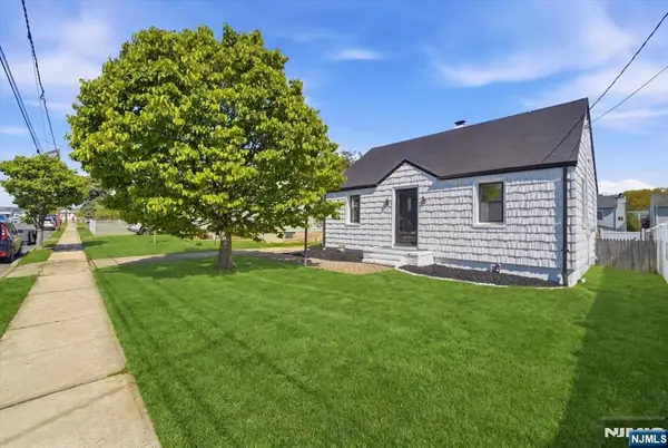 48 Delaware Avenue, Carteret, NJ 07008