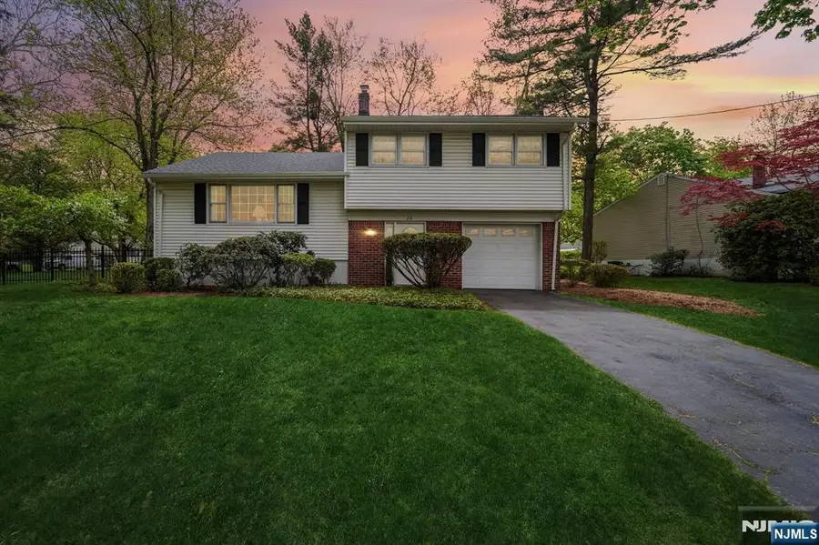 26 Burns Place, Cresskill, NJ 07626 - #3