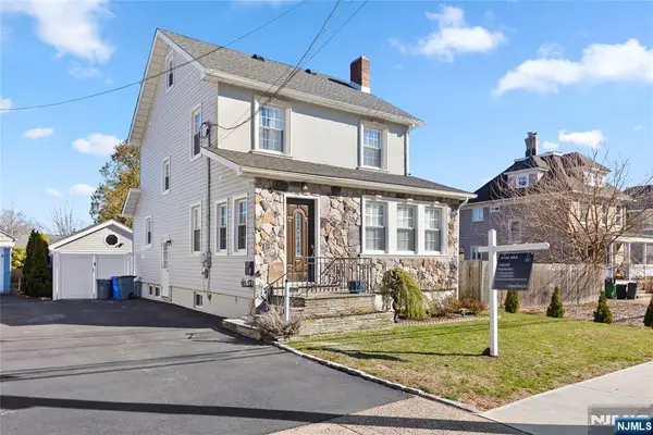 72 Valley Way, West Orange, NJ 07052