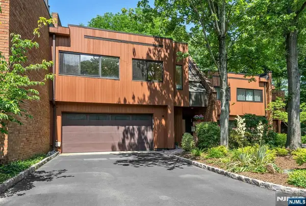 12 Kira Lane, Englewood, NJ 07631